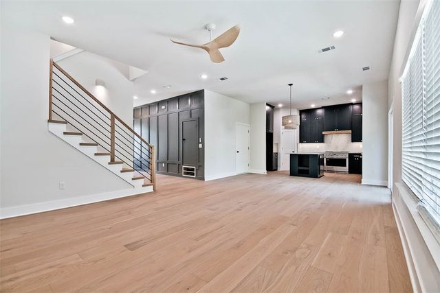 1442 NW Bella Vista Road, Bentonville, AR 72712