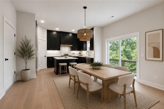 1442 NW Bella Vista Road, Bentonville, AR 72712