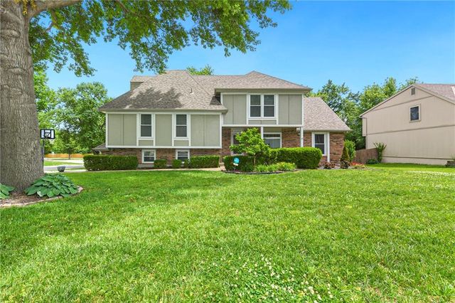 10119 EARNSHAW Street, Lenexa, KS 66215