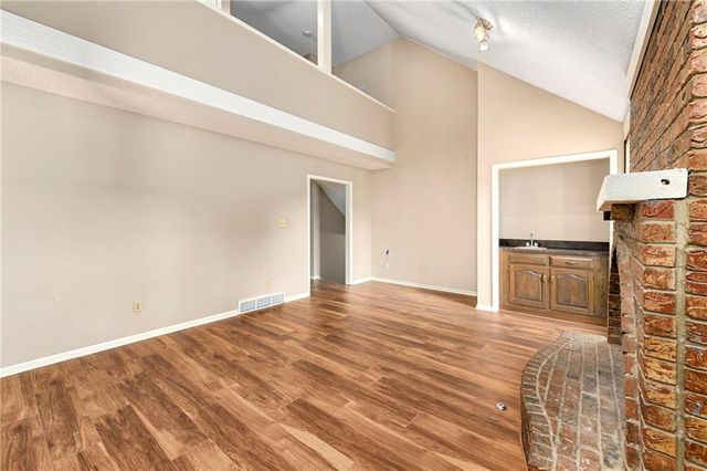 10119 EARNSHAW Street, Lenexa, KS 66215