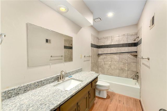 10119 EARNSHAW Street, Lenexa, KS 66215