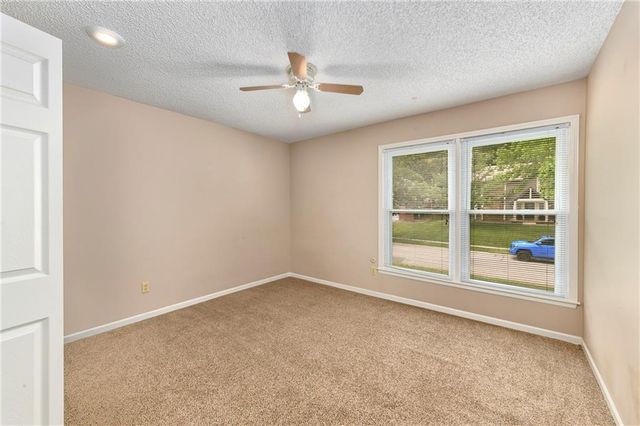 10119 EARNSHAW Street, Lenexa, KS 66215