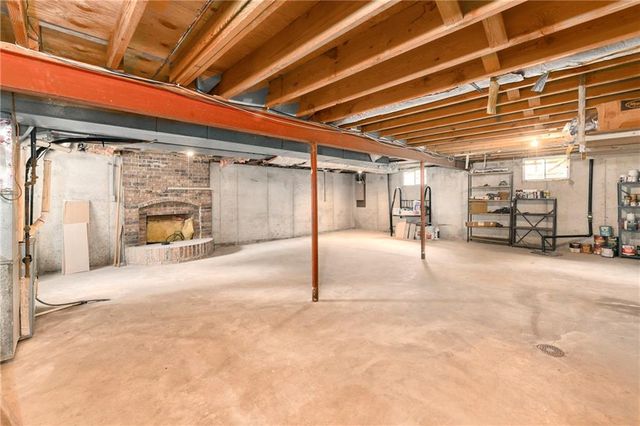10119 EARNSHAW Street, Lenexa, KS 66215