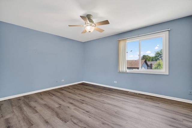 1485 Westbury Drive, Hoffman Estates, IL 60192