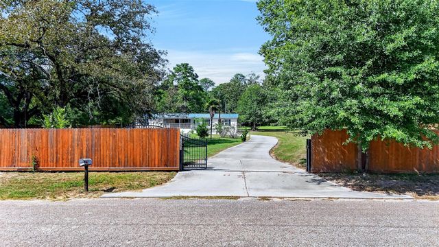 2581 Mann Road, Conroe, TX 77303