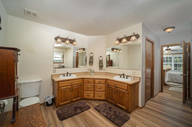 444 Rural Route 3 O-527, Ava, MO 65608