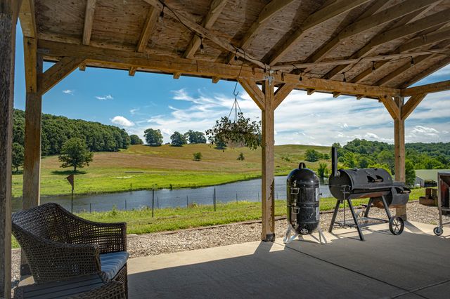 444 Rural Route 3 O-527, Ava, MO 65608