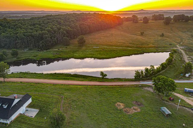 444 Rural Route 3 O-527, Ava, MO 65608