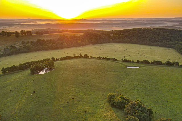 444 Rural Route 3 O-527, Ava, MO 65608