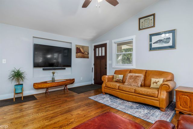 60685 Mt Vernon Road, Rochester, MI 48036