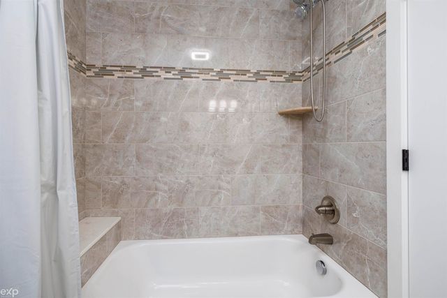 60685 Mt Vernon Road, Rochester, MI 48036