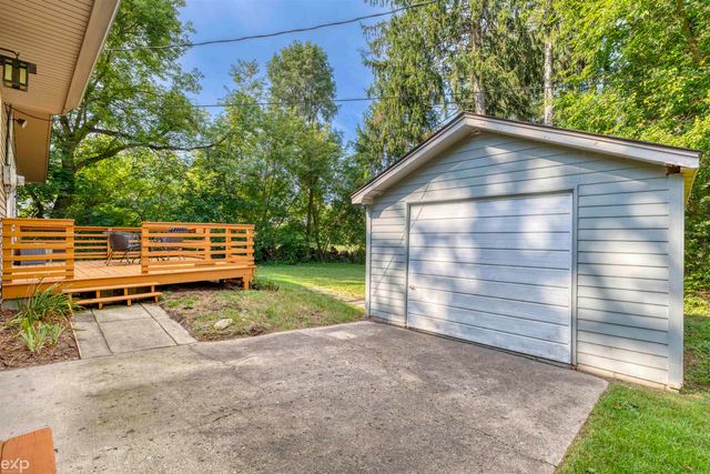 60685 Mt Vernon Road, Rochester, MI 48036