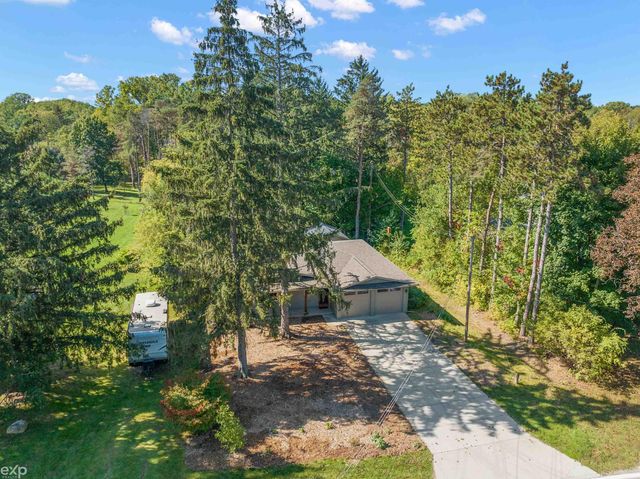 60685 Mt Vernon Road, Rochester, MI 48036