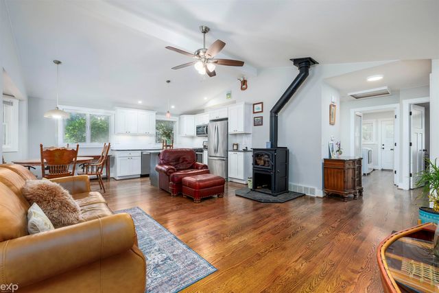 60685 Mt Vernon Road, Rochester, MI 48036