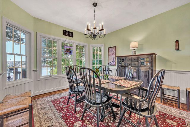 1100 Angela CT, Moneta, VA 24121