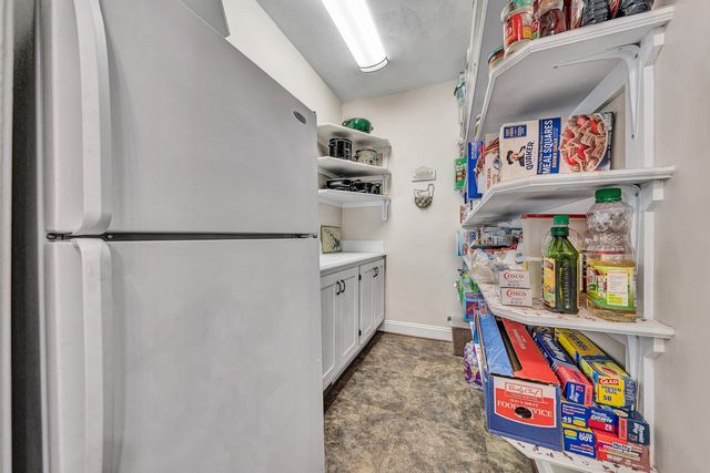 1100 Angela CT, Moneta, VA 24121