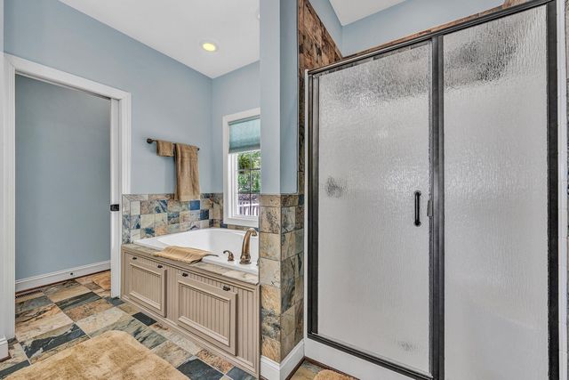 1100 Angela CT, Moneta, VA 24121