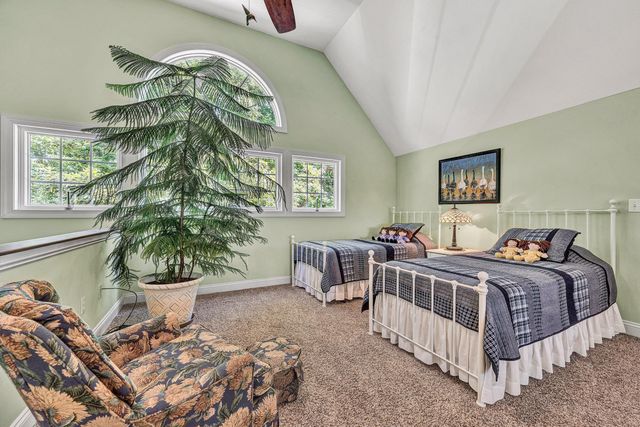 1100 Angela CT, Moneta, VA 24121