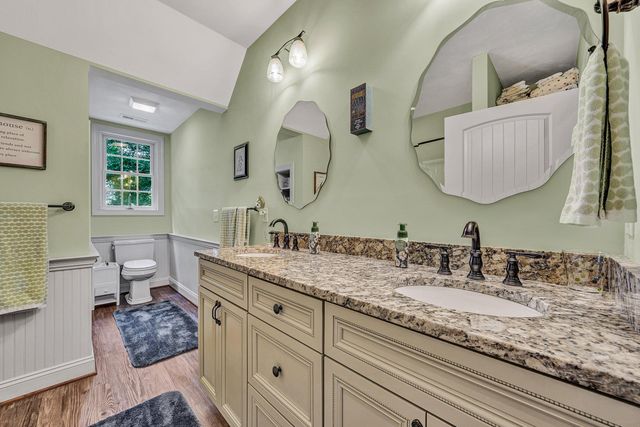 1100 Angela CT, Moneta, VA 24121
