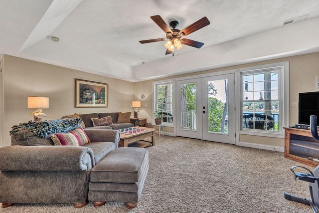 1100 Angela CT, Moneta, VA 24121