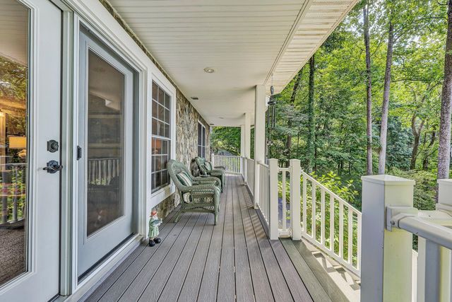 1100 Angela CT, Moneta, VA 24121