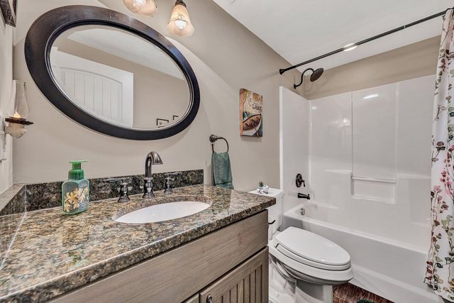 1100 Angela CT, Moneta, VA 24121