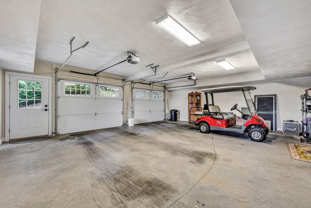 1100 Angela CT, Moneta, VA 24121