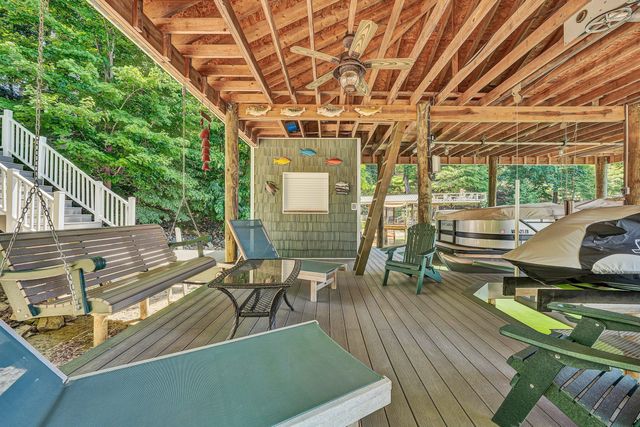 1100 Angela CT, Moneta, VA 24121
