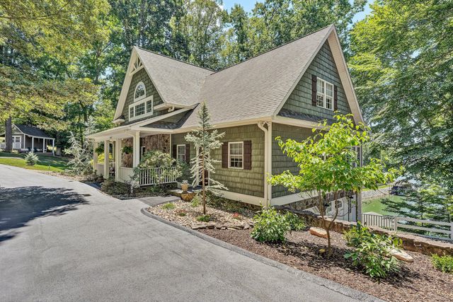 1100 Angela CT, Moneta, VA 24121