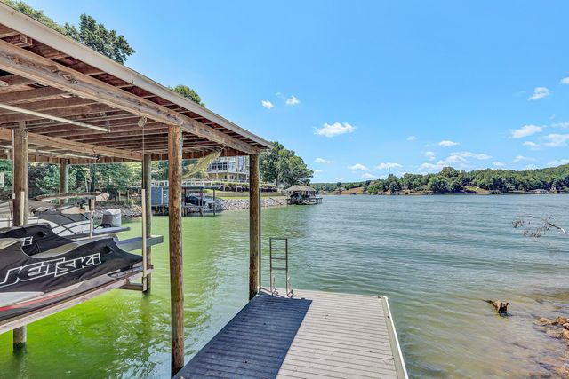 1100 Angela CT, Moneta, VA 24121