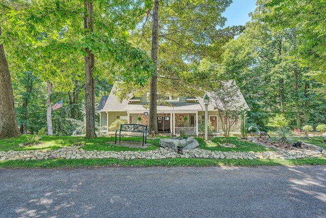 1100 Angela CT, Moneta, VA 24121