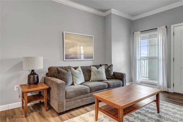 2712 McKnight Crossing Court, St Louis, MO 63124