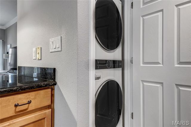 2712 McKnight Crossing Court, St Louis, MO 63124