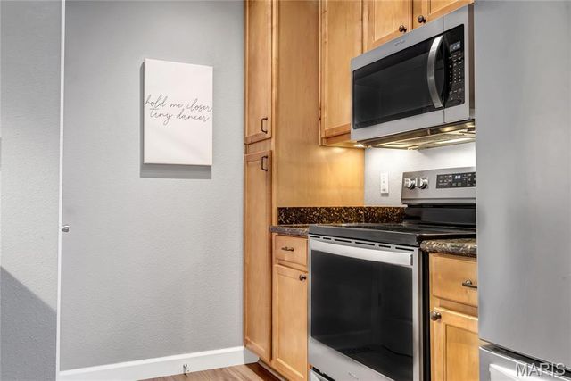 2712 McKnight Crossing Court, St Louis, MO 63124