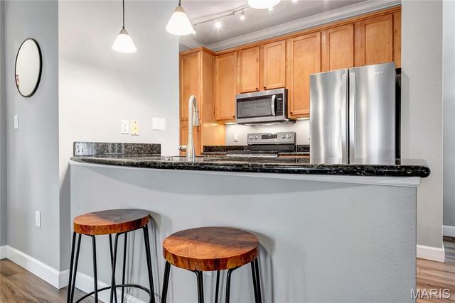 2712 McKnight Crossing Court, St Louis, MO 63124