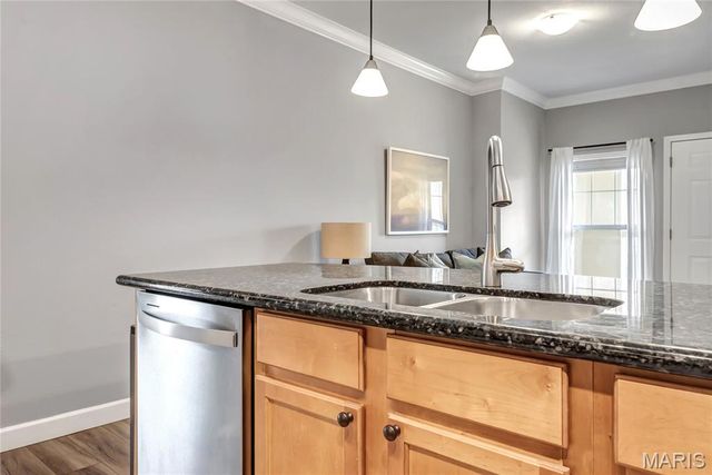 2712 McKnight Crossing Court, St Louis, MO 63124