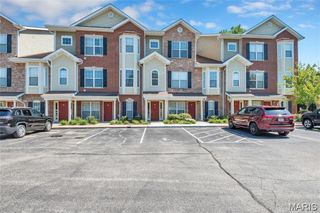 2712 McKnight Crossing Court, St Louis, MO 63124