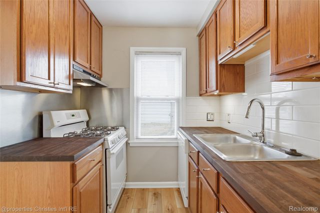 1221 E 4th Street, Royal Oak, MI 48067