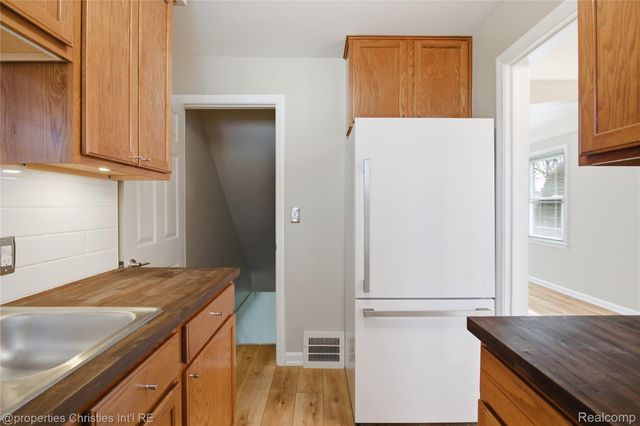 1221 E 4th Street, Royal Oak, MI 48067