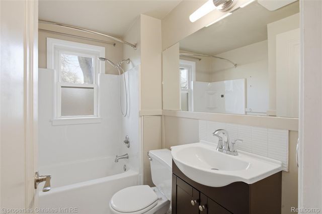 1221 E 4th Street, Royal Oak, MI 48067