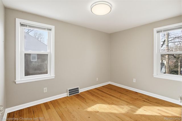 1221 E 4th Street, Royal Oak, MI 48067