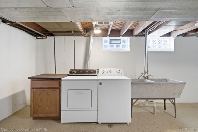 1221 E 4th Street, Royal Oak, MI 48067