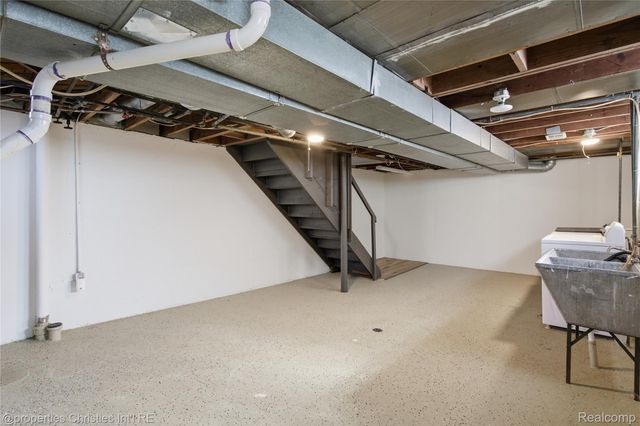 1221 E 4th Street, Royal Oak, MI 48067