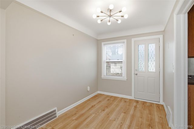 1221 E 4th Street, Royal Oak, MI 48067