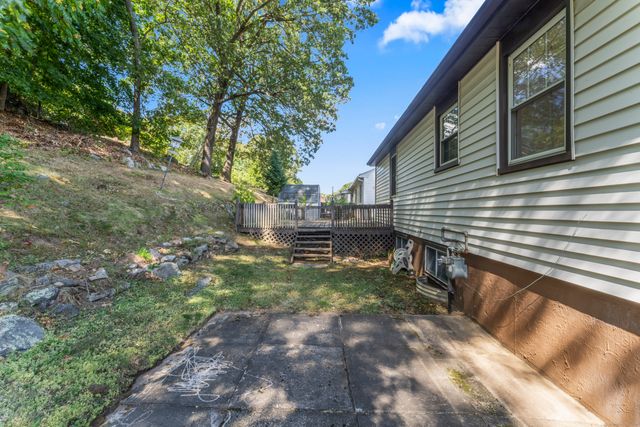 35 Briarwood Drive, Danbury, CT 06810