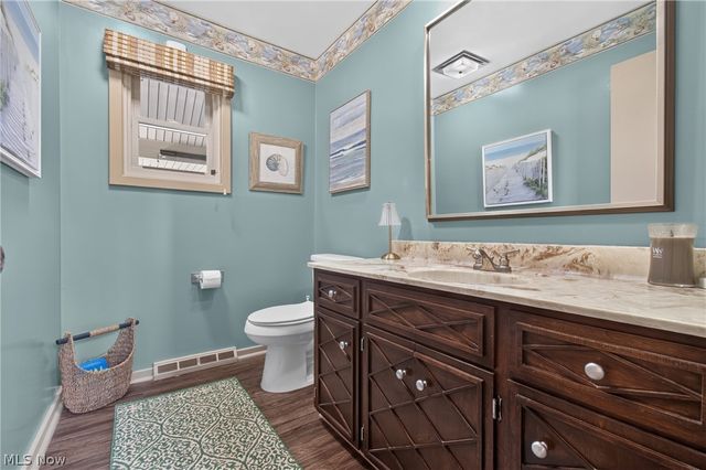 4745 Tanglewood Circle NE, Canton, OH 44714