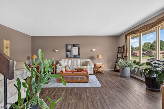 4745 Tanglewood Circle NE, Canton, OH 44714