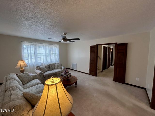 218 Northeast North Street, Coeburn, VA 24230