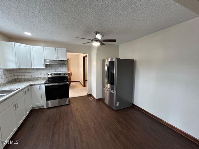 218 Northeast North Street, Coeburn, VA 24230