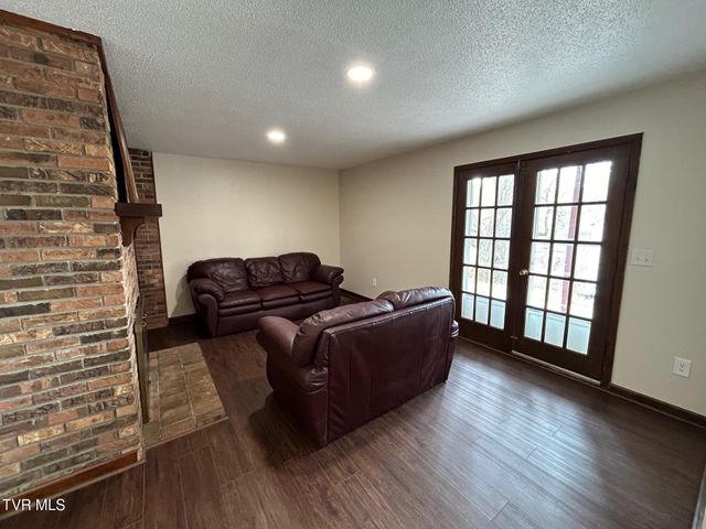 218 Northeast North Street, Coeburn, VA 24230